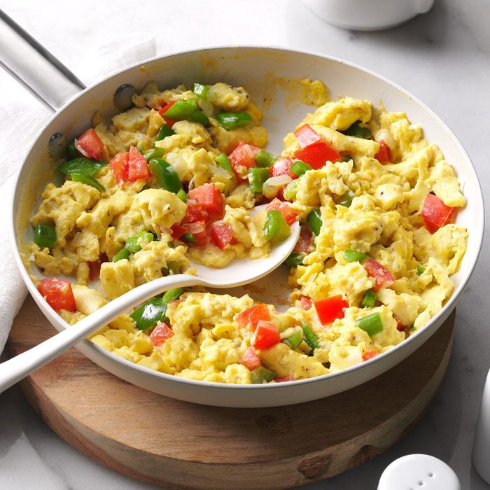 scrambled eggs recipe with lots of garlic and black pepper to cure malaria