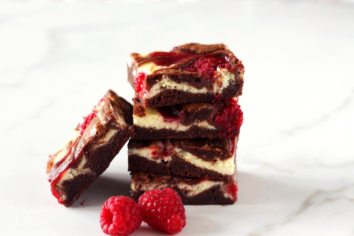 cheesecake brownie with raspberries