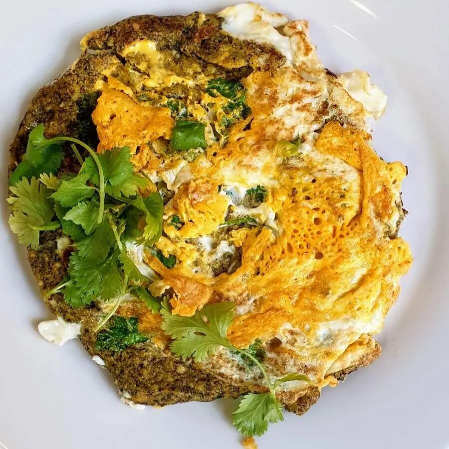 egg omelette with lentils