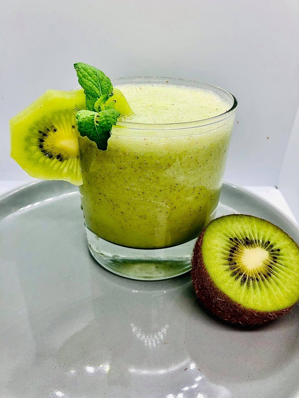 green kiwi smoothie the breakfast with more vitamins