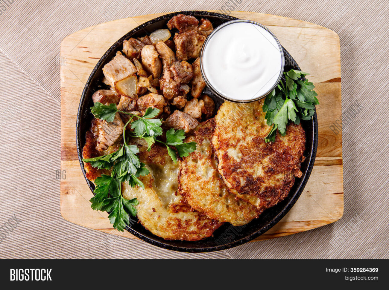 potato pancake with chicken and mushrooms