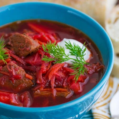 beetroot soup with meat