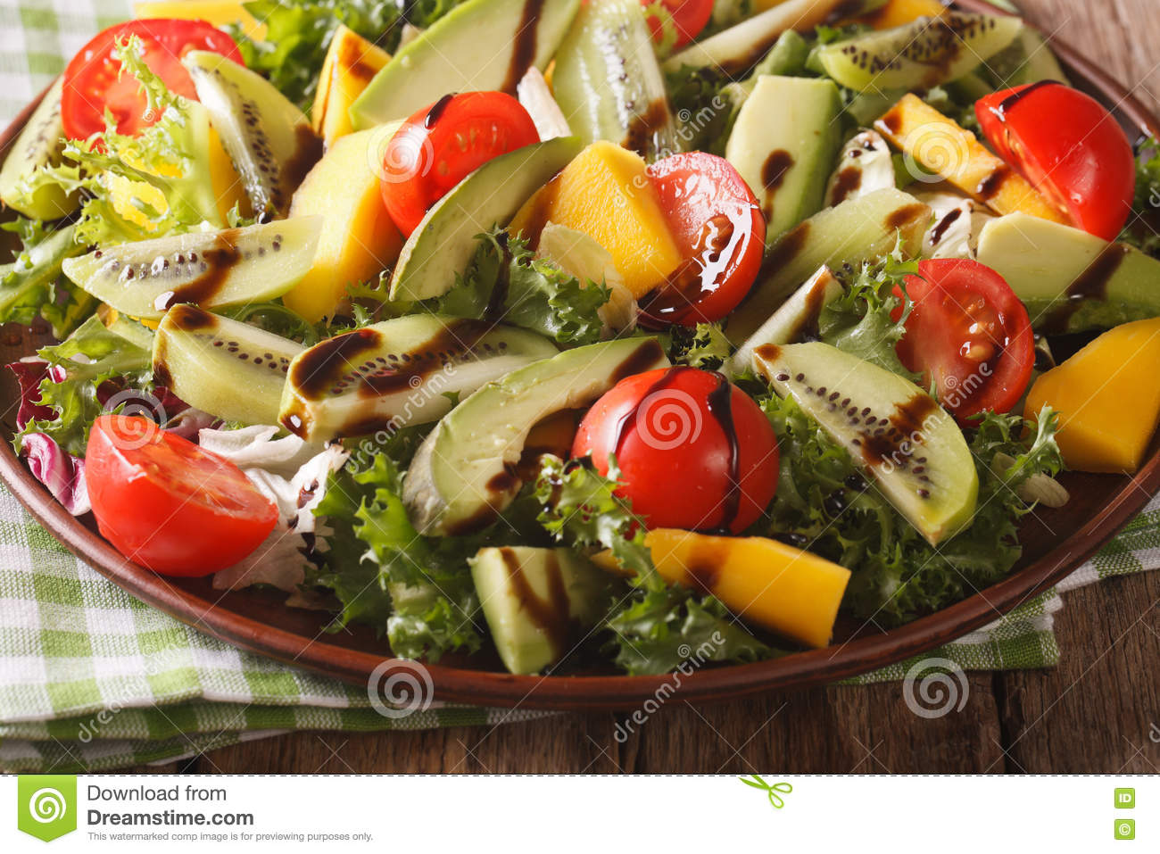 vegetable salad with kiwi