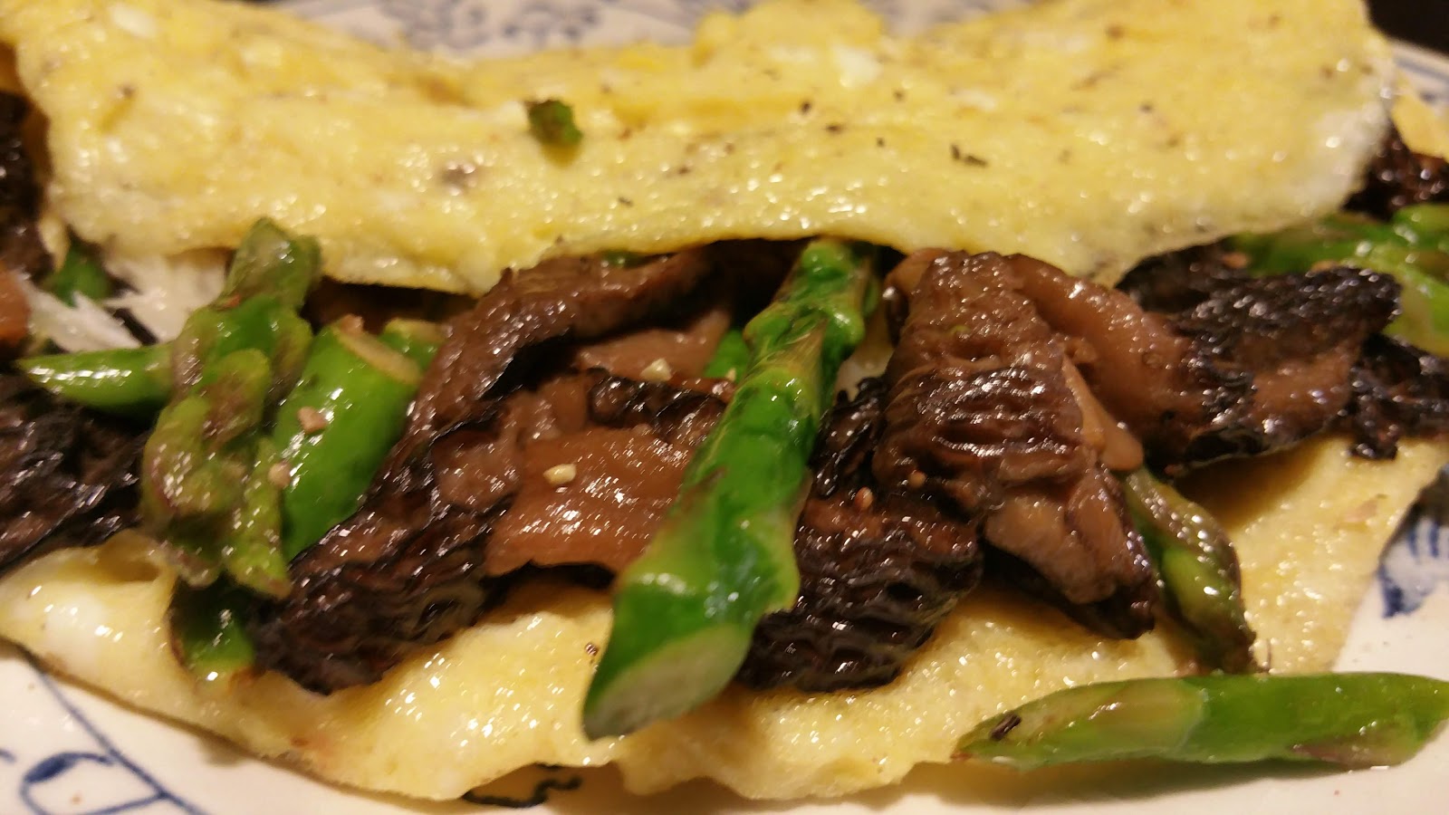 omelette with mushrooms and asparagus